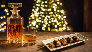 Συνταγές για γιορτινά συνοδευτικά που ταιριάζουν ιδανικά με ουίσκι, κονιάκ και ρούμι
