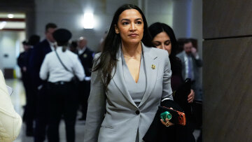 «Δεν είναι για τα ναρκωτικά, γίνεται για το πετρέλαιο»: Επίθεση βουλευτή των Δημοκρατικών κατά του Τραμπ για τη σύλληψη Μαδούρο