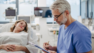 Έξαρση της γρίπης – Διπλασιάζονται οι εισαγωγές στα νοσοκομεία, αυξάνονται τα σοβαρά περιστατικά
