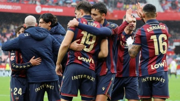 La Liga: Η ουραγός Λεβάντε 3-0 εκτός έδρας τη Σεβίλλη, σε δύσκολη θέση ο Αλμέιδα, βίντεο 