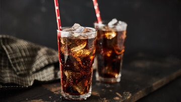 Πόσα λεπτά χάνεις από τη ζωή σου κάθε φορά που πίνεις ένα ανθρακούχο αναψυκτικό