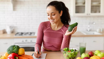 Ποιες είναι οι 6 διατροφικές τάσεις που θα κυριαρχήσουν το 2026 – Η διαιτολόγος αποκαλύπτει
