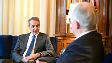 Ο Μητσοτάκης λέει ναι στις αλλαγές στο Σύνταγμα, η αντιπολίτευση; Στο επίκεντρο ο νόμος περί ευθύνης υπουργών και η κατάργηση της μονιμότητας