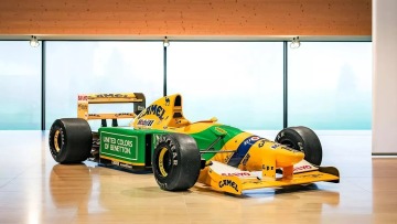 Σε δημοπρασία η Benetton του Σουμάχερ