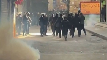 Ιράν: Η αστυνομία διέλυσε με δακρυγόνα διαδήλωση στο μεγάλο παζάρι της Τεχεράνης