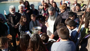 Μουτσούνα Νάξου: Γιορτάζοντας τα Θεοφάνια στο λιμάνι της σμύριδας

