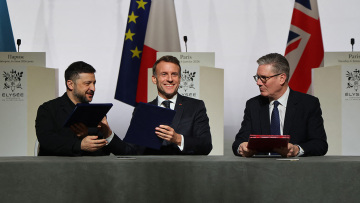 Συμφωνία για εγγυήσεις ασφαλείας στην Ουκρανία: Γαλλία και Βρετανία θα αναπτύξουν δικά τους στρατεύματα σε περίπτωση συμφωνίας ειρήνης