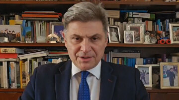 Φαραντούρης για το κόμμα της Καρυστιανού: Να μην προεξοφλεί κανείς τη συμμετοχή μου πουθενά