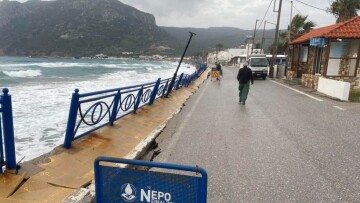 Κακοκαιρία στην Κω: Έπεσαν κολώνες φωτισμού από τους θυελλώδεις ανέμους, ζημιές και σε επιχειρήσεις 