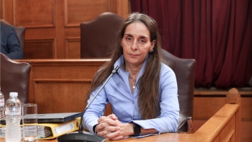 Αντιπαράθεση για τη μετακίνηση της Παρασκευής Τυχεροπούλου στην ΑΑΔΕ 