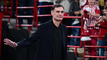 Μπαρτζώκας: «Δείχνει να έχει βαρύ διάστρεμμα ο Μόρις», τι είπε για το ματς