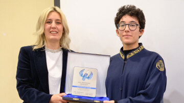 Όταν η αριστεία επιβραβεύεται: Το Ούζο Πλωμαρίου βραβεύει αριστούχα φοιτήτρια του Πανεπιστημίου Αιγαίου