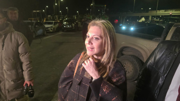 Στο μπλόκο των αγροτών στη Νίκαια η Καρυστιανού: «Δεν έχω να πω ημερομηνία, δεν έχω να πω όνομα» για το κόμμα, δείτε βίντεο