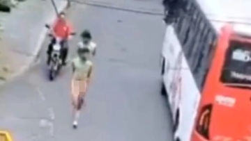 Κάτοικοι στην Κολομβία γδύνουν και διαπομπεύουν κλέφτες στον δρόμο