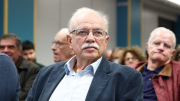 Εμφάνιση... Παπασπιτούλη: Να πάνε μαζί Καρυστιανού και Τσίπρας!
