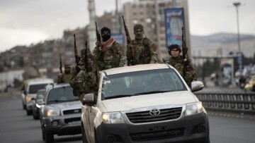 Κατάπαυση πυρός ανάμεσα στη Συρία και τους Κούρδους μαχητές: Απομακρύνθηκαν από το Χαλέπι περισσότεροι από 400, συνελήφθησαν 300 μετά την αιματοχυσία