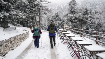Λευκή νύχτα στη βόρεια Ελλάδα, προ των πυλών ασθενείς χιονοπτώσεις στην Αττική και πτώση της θερμοκρασίας