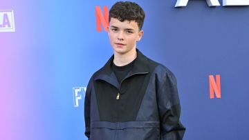 Ο Όουεν Κούπερ εξήγησε πως διαχειρίστηκε την επιτυχία που γνώρισε από το Adolescence: Έχω υπέροχους ανθρώπους γύρω μου