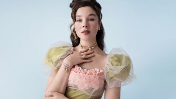 Πώς η Pandora μετατρέπει το Regency romance σε παγκόσμιο brand 