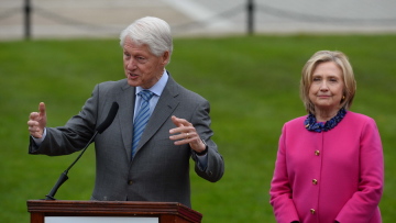 Οι Ρεπουμπλικάνοι θέλουν να παραπέμψουν για περιφρόνηση του Κογκρέσου τον Μπιλ Κλίντον γιατί δεν κατέθεσε για τον Έπσταϊν
