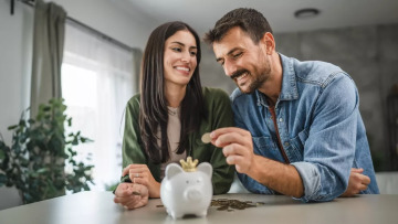 Με τη σύνταξη το εισόδημα μειώνεται – Πώς βοηθούν τα αποταμιευτικά προγράμματα
