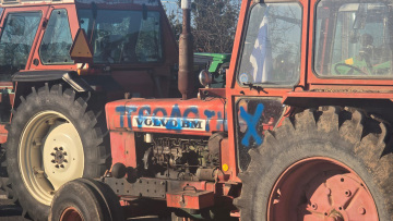 Γεωργιάδης για τον βανδαλισμό των τρακτέρ αγροτών που συνάντησαν τον Μητσοτάκη: Οι τραμπούκοι δεν θέλουν λύσεις αλλά να πέσει η κυβέρνηση