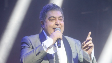 Ο Σώτης Βολάνης αποχώρησε αιφνιδιαστικά από το νυχτερινό κέντρο όπου τραγουδούσε - Τι λένε οι εργαζόμενοι