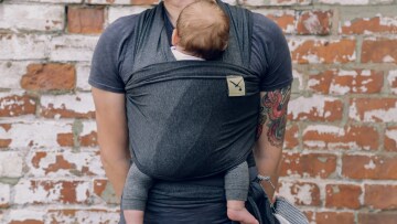 «Πήρα 8μηνη άδεια πατρότητας και άλλαξε τη σχέση με τα παιδιά μου»: Ένας πατέρας για την απόφαση που πολλοί αμφισβήτησαν