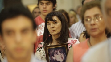 Αναζητώντας την εξαφανισμένη κόρη της, προσποιήθηκε την προαγωγό για να τρυπώσει σε οίκους ανοχής
