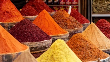 Μπαχαρικά και ξηροί καρποί από το Ιράν - Ποιές είναι οι γεύσεις που ταξιδεύουν παγκοσμίως