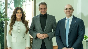 Ο Μητσοτάκης γευμάτισε με μέλος της Διοίκησης της Ομοσπονδιακής Τράπεζας των ΗΠΑ και την Γκιλφόιλ