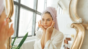 Πώς θα αφαιρέσουμε σωστά το μακιγιάζ μας κάθε βράδυ
