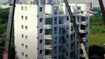 Στην Κίνα «σηκώθηκε» 10όροφο κτίριο-Lego σε μόλις 28 ώρες