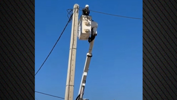 Συνελήφθησαν 13  άτομα για κλοπή ηλεκτρικής ενέργειας και παραβάσεις του ΚΟΚ  μετά από αστυνομική επιχείρηση στο Μενίδι, δείτε βίντεο