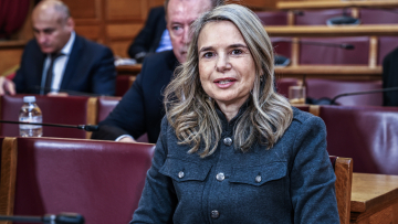 Η Αποστολάκη ρωτά γιατί κάλεσε (η ίδια) τον Κασίμη στην Εξεταστική για τον ΟΠΕΚΕΠΕ - Δείτε βίντεο