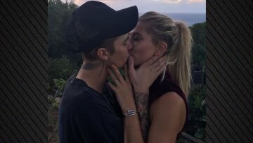 Χέιλι Μπίμπερ: Το φιλί με τον Τζάστιν πριν από δέκα χρόνια, δείτε φωτογραφία