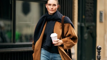 Τέσσερα styling tricks για να εμπλουτίσετε τις καθημερινές σας εμφανίσεις
