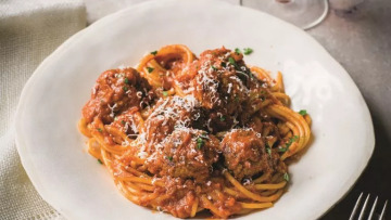 Κεφτεδάκια: Μία αγάπη, 40 διαφορετικές συνταγές – Πώς θα βγαίνουν πάντα αφράτα και ζουμερά