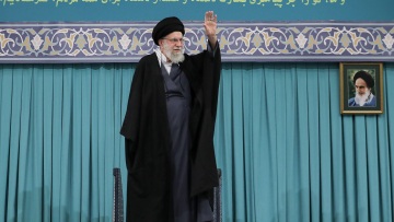 Επίθεση Χαμενεΐ στον Τραμπ: Είναι ο εγκληματίας που ευθύνεται για τους θανάτους και τις καταστροφές στο Ιράν