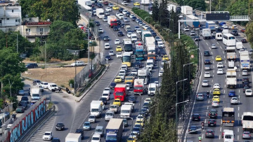 Live η κίνηση τώρα στους δρόμους: Μποτιλιαρισμένοι δρόμοι με την απεργία ταξί, καθυστερήσεις σε Κηφισό και Λεωφόρο Αθηνών