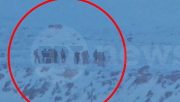 Τραυματίες οι τέσσερις από τους οκτώ ορειβάτες στον Ταΰγετο, οι δύο μεταφέρονται με φορεία πάνω στον πάγο - Δείτε φωτογραφίες