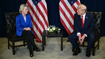 Η Ευρώπη εξετάζει δασμούς ύψους 93 δισ. ευρώ στις ΗΠΑ μετά την απειλή Τραμπ κατά οκτώ χωρών για τη Γροιλανδία, έκτακτη Σύνοδος Κορυφής στην ΕΕ

