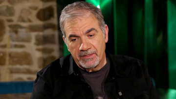 Δημήτρης Σταρόβας: Ο πατέρας μου ήταν μπουζουξής, με το που έμεινε έγκυος η μάνα μου εξαφανίστηκε