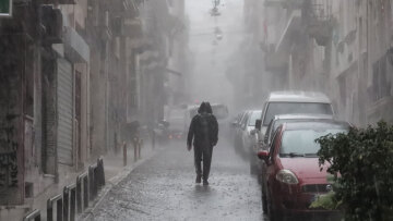  Έντονα φαινόμενα και κίνδυνος πλημμυρών από την Τετάρτη 21/1 - Στο κόκκινο η Αττική και άλλες 6 περιοχές, live χάρτης της κακοκαιρίας