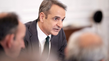 Το εθνικό σχέδιο για την ευλογιά στο τραπέζι σύσκεψης υπό τον Μητσοτάκη - Δέκα ερωταπαντήσεις για τους εμβολιασμούς