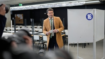 Σε ιστορικό δεύτερο γύρο οι προεδρικές εκλογές στην Πορτογαλία με κεντροαριστερά και άκρα δεξιά 

