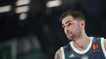 Τολιόπουλος: «Πάντα είμαι έτοιμος να βοηθήσω, θα ήθελα να είναι εδώ η γυναίκα μου με τον γιο μου να πανηγυρίσουμε μαζί»