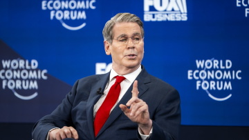 Μπέσεντ σε Ευρωπαίους: Καθίστε, πάρτε μία βαθιά ανάσα και μην απαντήσετε στους δασμούς