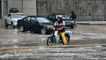 Σε code red πέντε περιφέρειες ενόψει της κακοκαιρίας, ισχυρές συστάσεις προς τους πολίτες - Ενδεχόμενο να κλείσουν τα σχολεία στην Αττική