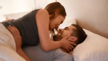 Έρευνα αποκαλύπτει πότε κορυφώνεται η ανδρική λίμπιντο – Και δεν είναι στα 20
